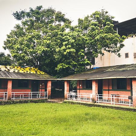 Whispering Peepul Resort Badlapur Exterior foto