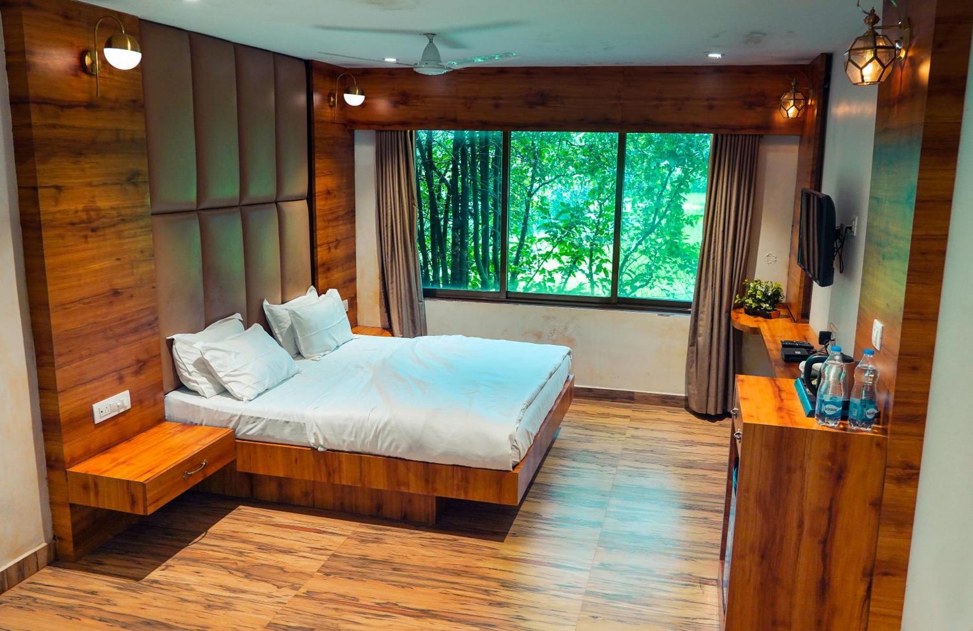 Whispering Peepul Resort Badlapur Exterior foto