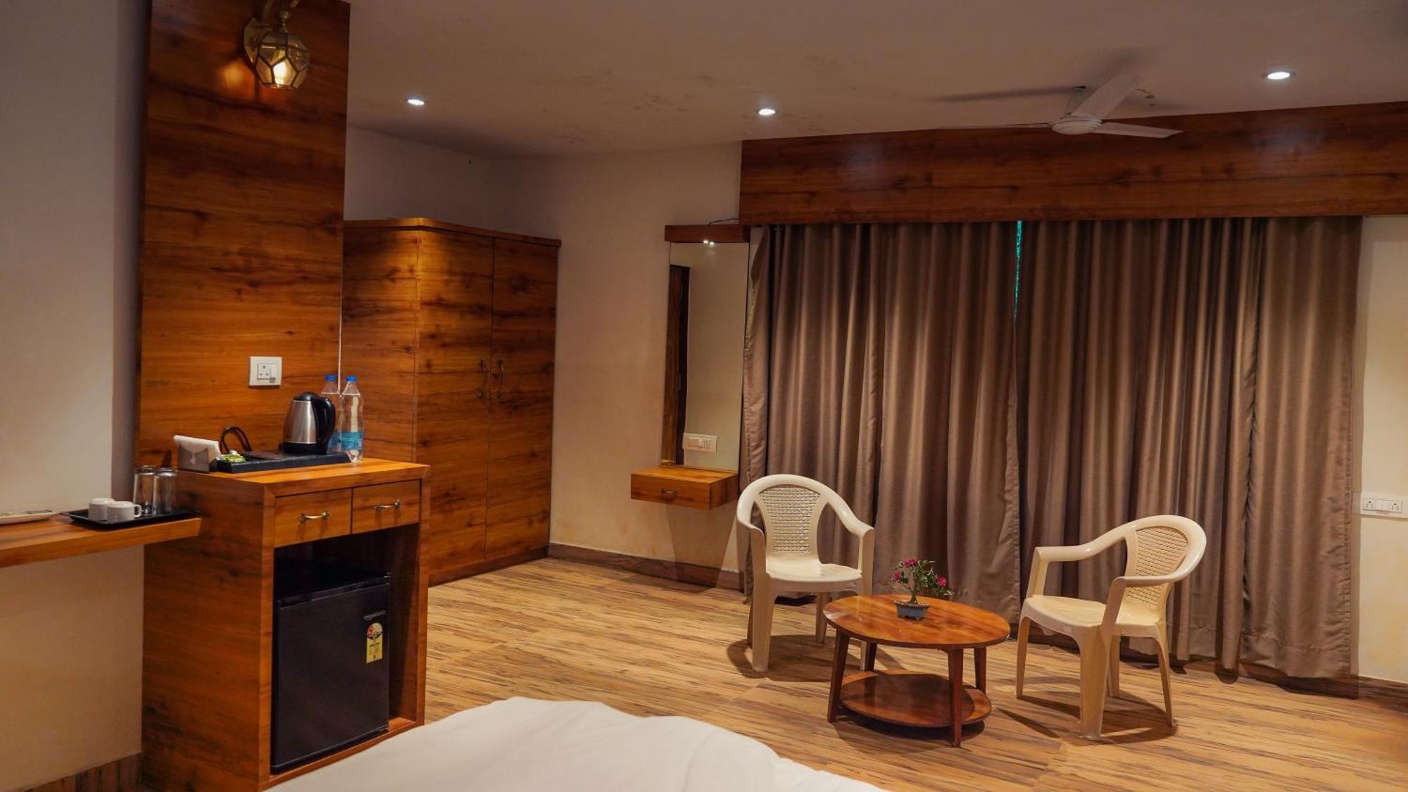 Whispering Peepul Resort Badlapur Exterior foto
