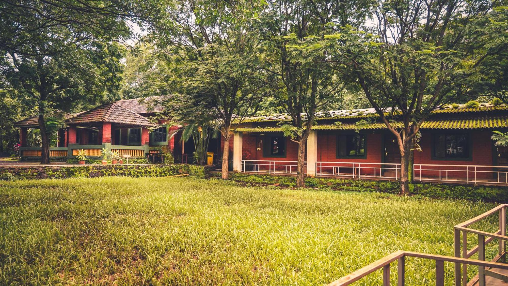Whispering Peepul Resort Badlapur Exterior foto