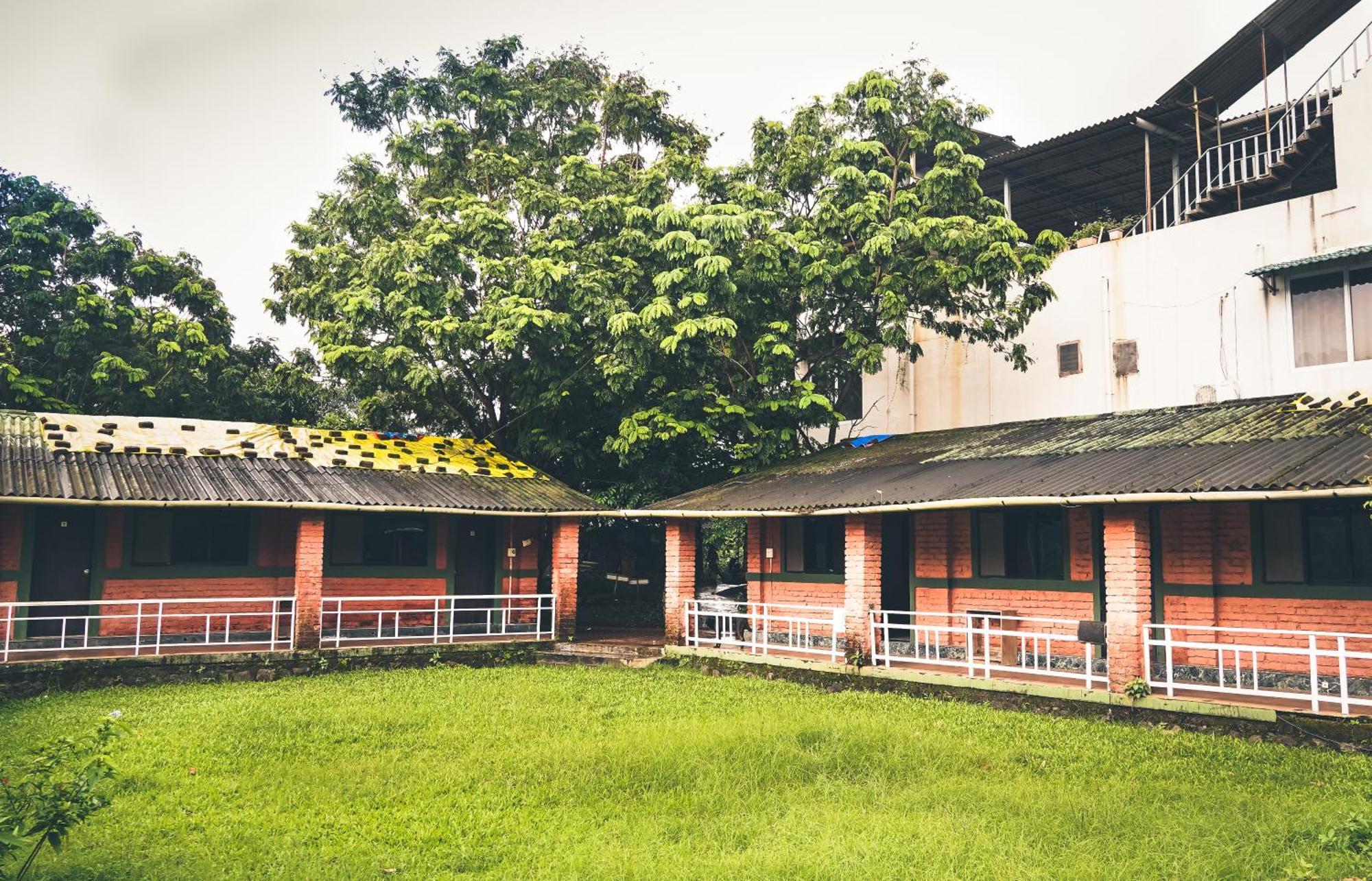 Whispering Peepul Resort Badlapur Exterior foto